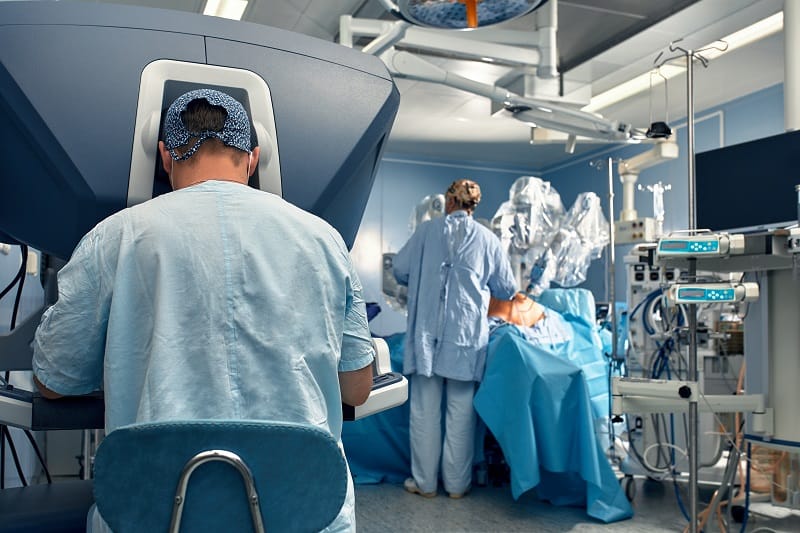 quais são os riscos da cirurgia robótica