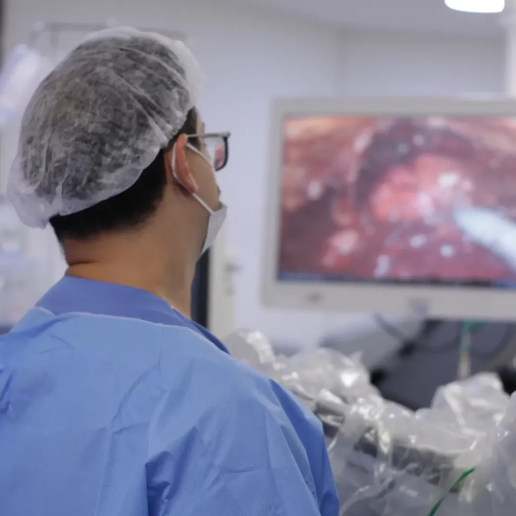 Médido realizando análise d eimagem por tela